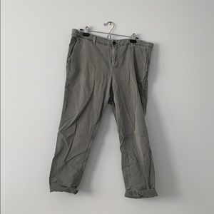 Play condition GAP chinos in army green